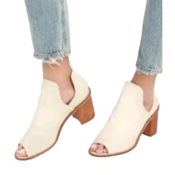 Chinese Laundry Carlita Women's Bootie- Slip on Peep Toe Booties- Size 8.5 - Picture 2 of 11